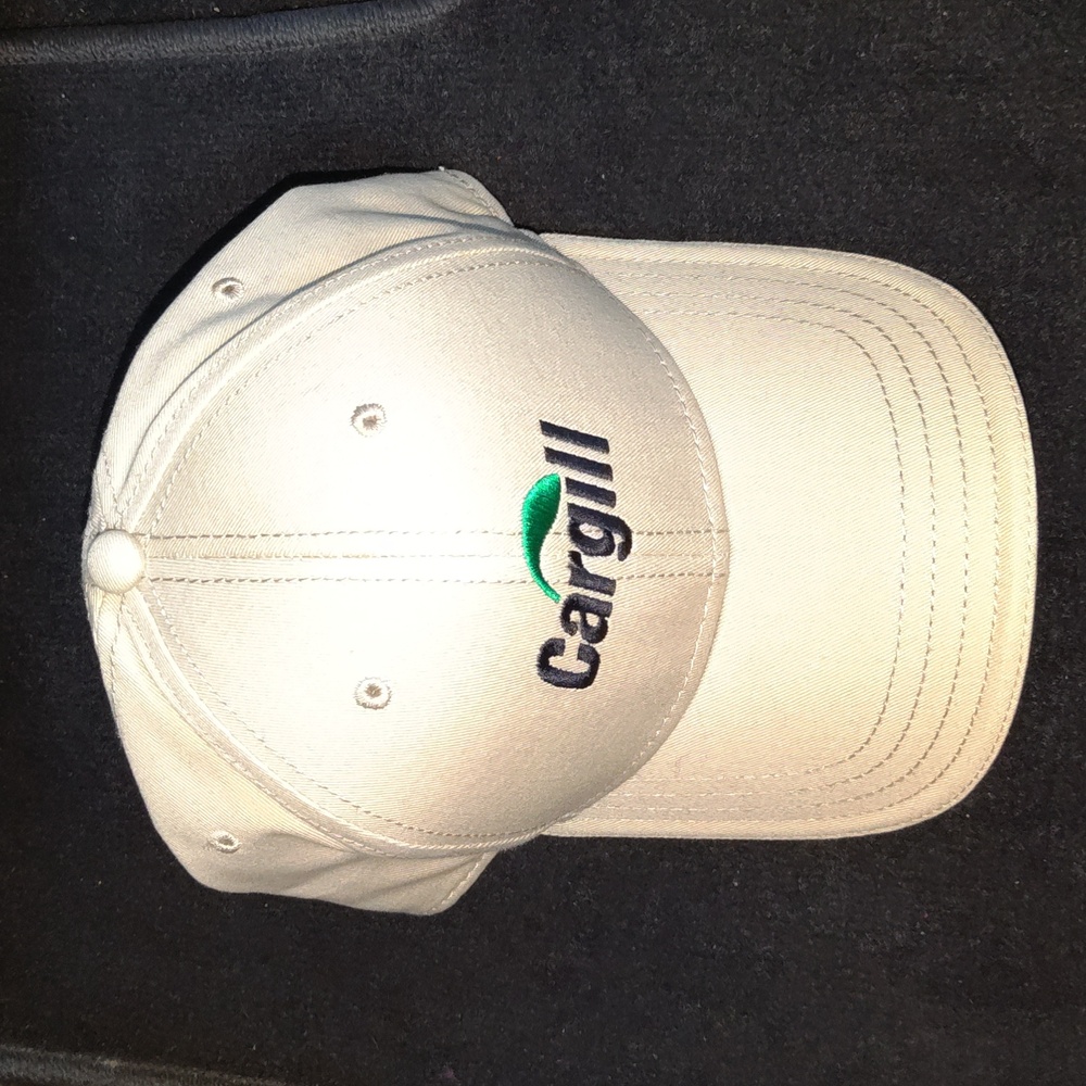 Cargill Embroidered Strap-on Trucker Hat Cap Beige-Green Black On The Visor Trim